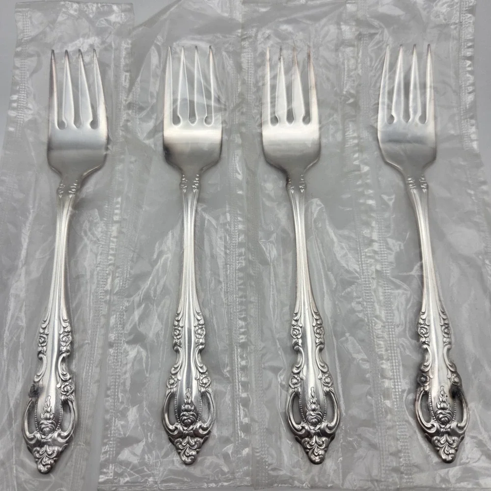 Set Of 4 Oneida Community Brahms Silver Plated Salad Forks    BRAND NEW